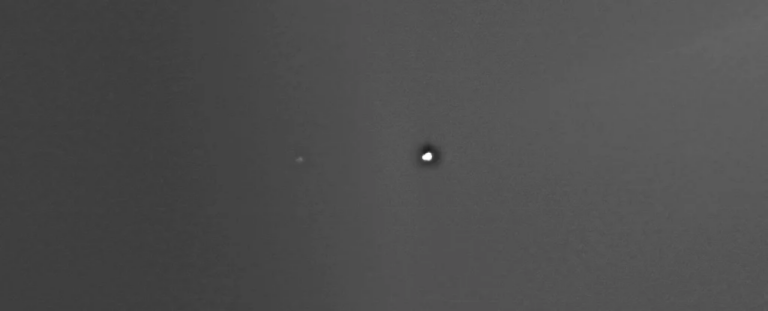 Марсіанський погляд: розмита форма у космосі виявилася Землею та Місяцем