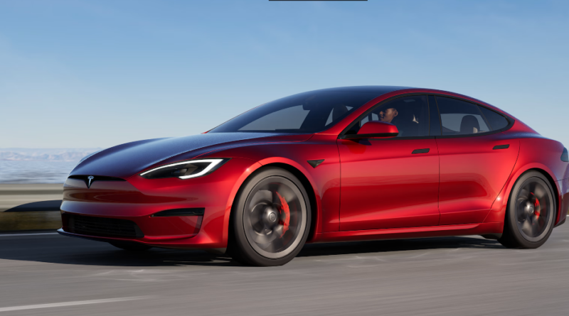 Tesla впроваджує сонячну зарядку для своїх автомобілів