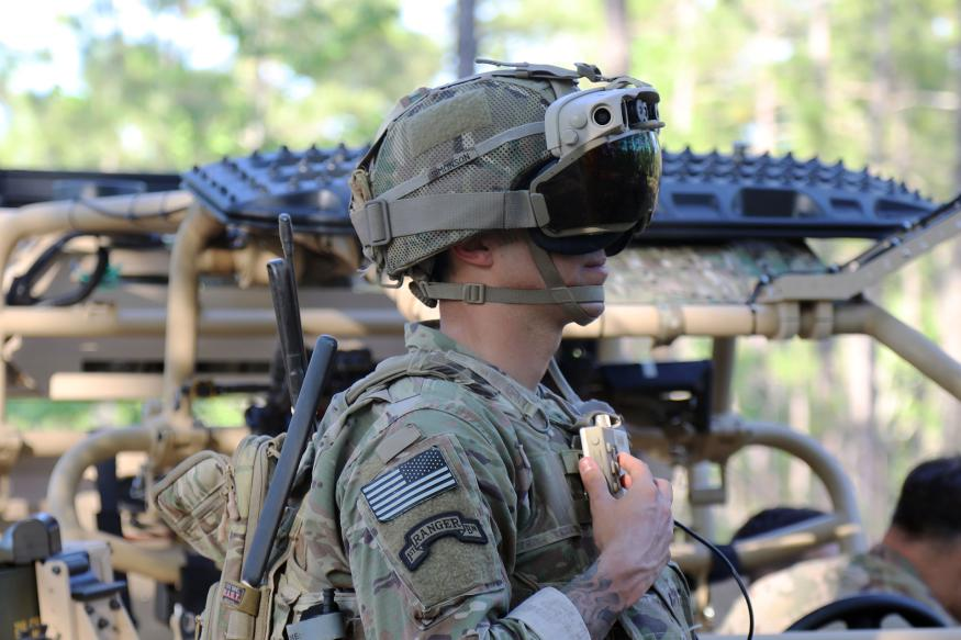 Microsoft створює оновлені бойові окуляри HoloLens Combat Goggles для армії США