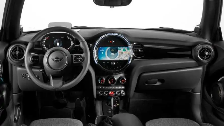 Новий Mini Cooper виглядає як переосмислена сучасна ікона