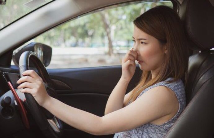 Що робити, якщо в автомобілі з’явився запах бензину та вихлопних газів