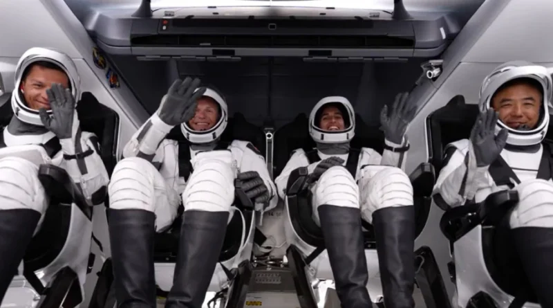 Місія NASA Crew-7 із чотирма космонавтами успішно прибула на МКС