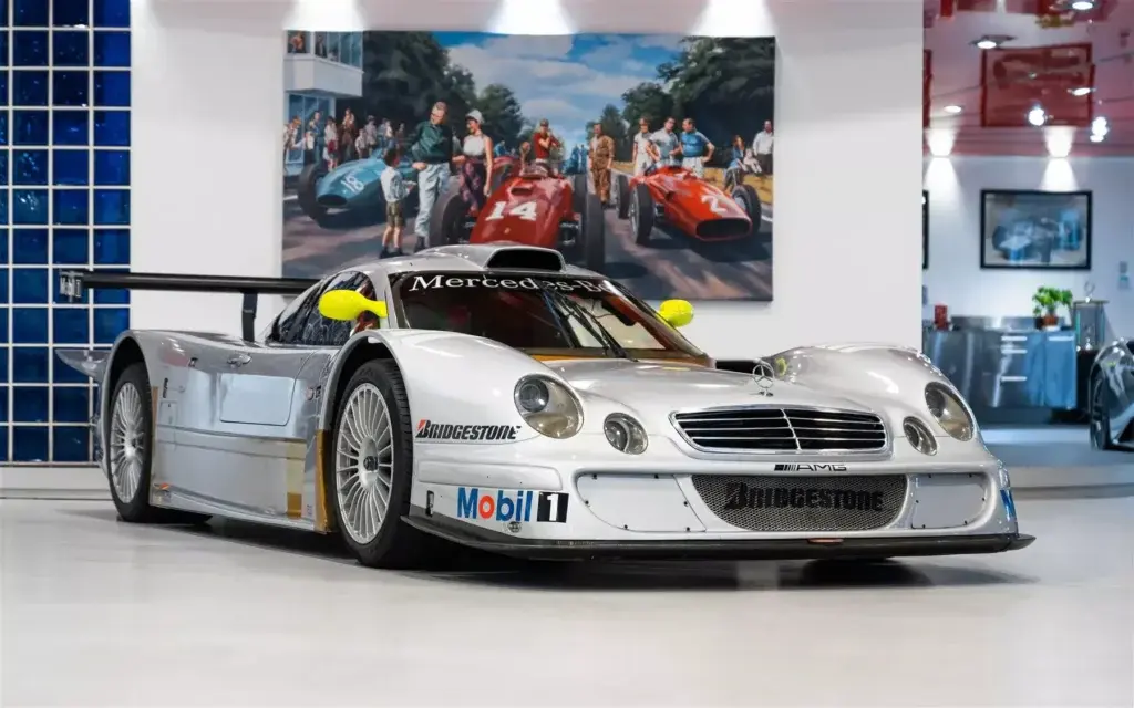 Рідкісний суперкар Mercedes-Benz CLK LM з Ле-Мана виставили на продаж