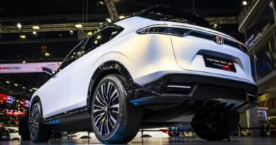 Acura та Honda підтримали Tesla