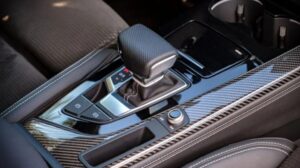 Експерти назвали безпечний спосіб перемикати передачі в автомобілі