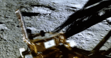 Індійський посадковий модуль зафільмував виїзд ровера на поверхню Місяця