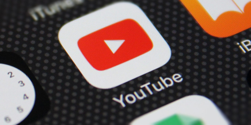 YouTube почав тестувати короткий переказ відео до відтворення