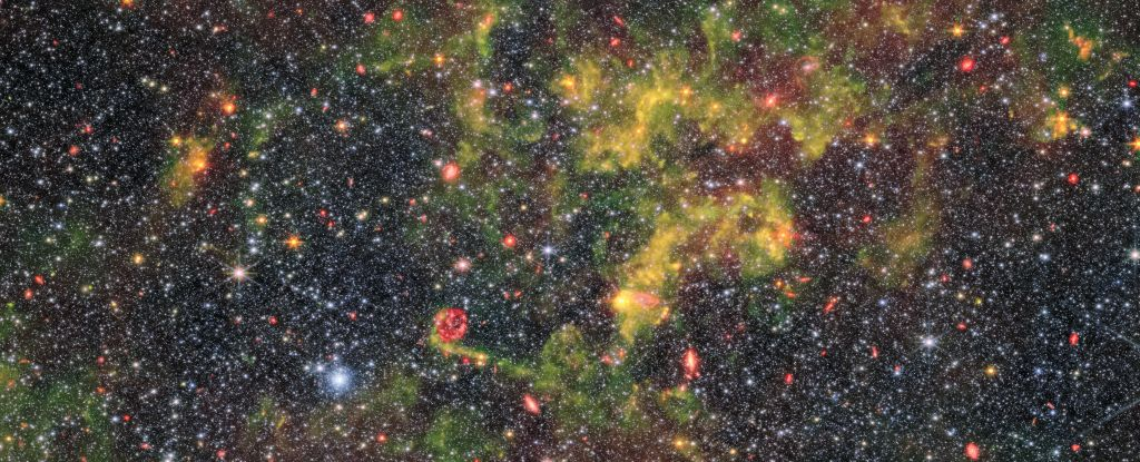 Примарне зображення розкриває неземну красу космічного пилу