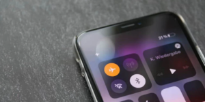 Хакери навчилися зламувати будь-який iPhone за допомогою підробленого авіарежиму