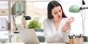 10 простих вправ від болю у зап'ястях