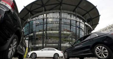 Mercedes-Benz відключив російських дилерів від ПЗ