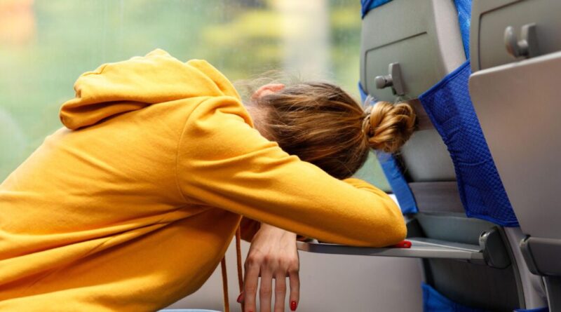 19 годин у дорозі. Учені назвали ефективний спосіб виспатися на далеких рейсах
