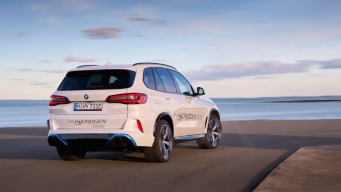 BMW може почати випускати водневі електромобілі