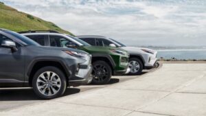 Toyota представила оновлений кросовер RAV4