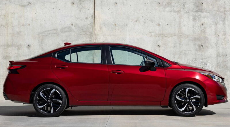 Компанія Nissan позбудеться трьох седанів протягом трьох років