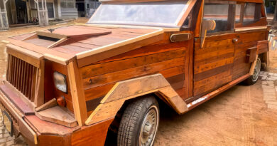 Ford F-150 зразка 1983 року перетворили на дерев'яний пікап за допомогою будівельних дощок