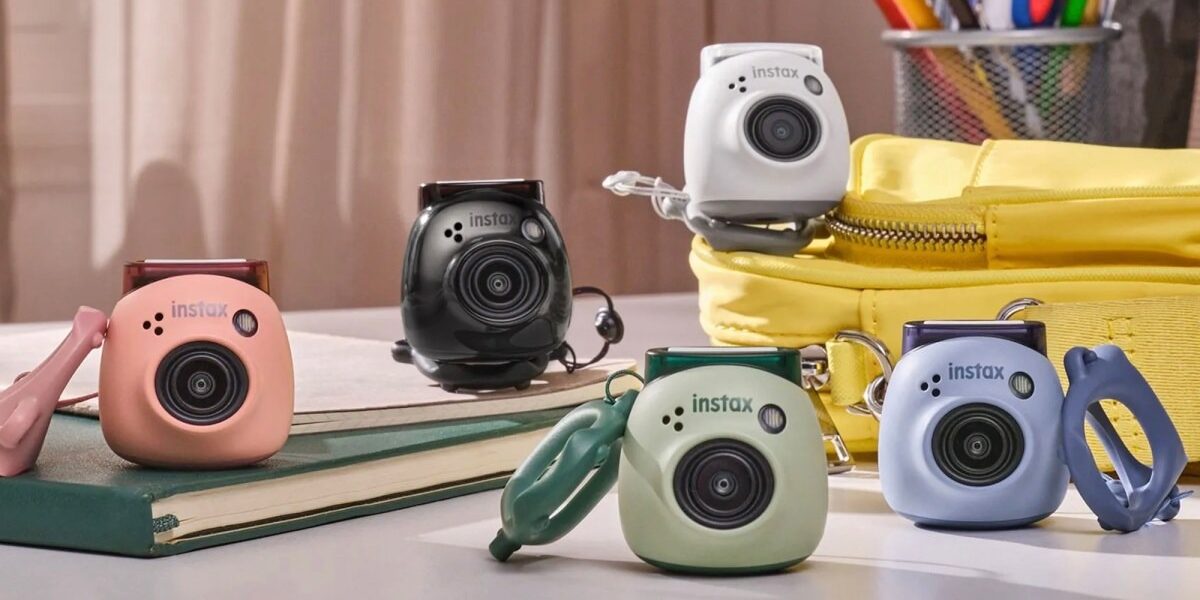 Fujifilm представила дуже маленьку камеру Instax Pal з фотопринтером у комплекті