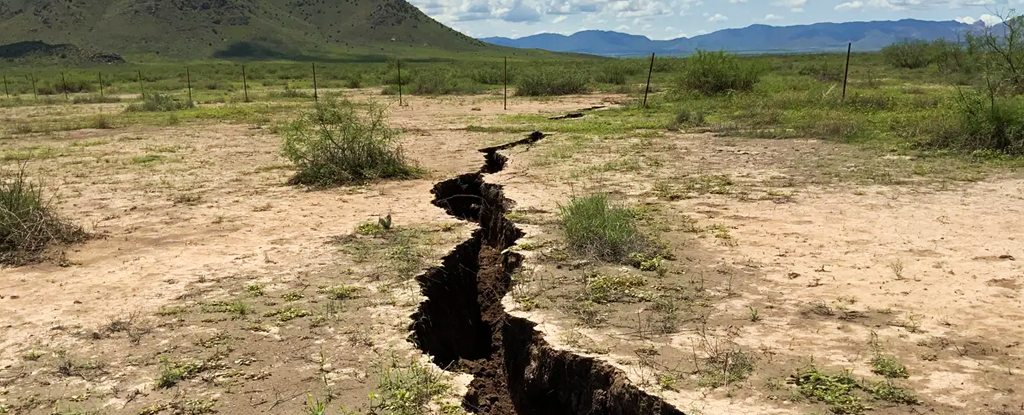 Вчені попереджають: На південному заході США з'являються гігантські тріщини