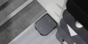 Представлений робот-пилосос Ecovacs Deebot X2 Omni, який здатний забиратися в кути