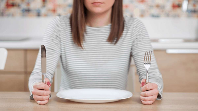 Вчені з'ясували, що почуття голоду уповільнює процес старіння