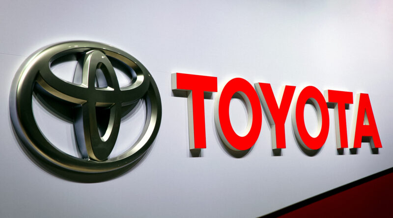 Toyota зупинила 10 виробничих ліній на шести заводах у Японії