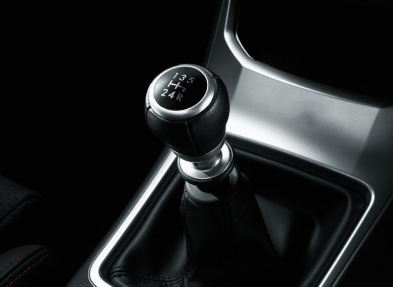 Названі найкращі автомобілі з механічною трансмісією, які досі можна купити новими
