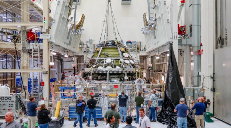 NASA показала як збирається космічний корабель Оріон для польоту астронавтів на Місяць у 2024 році