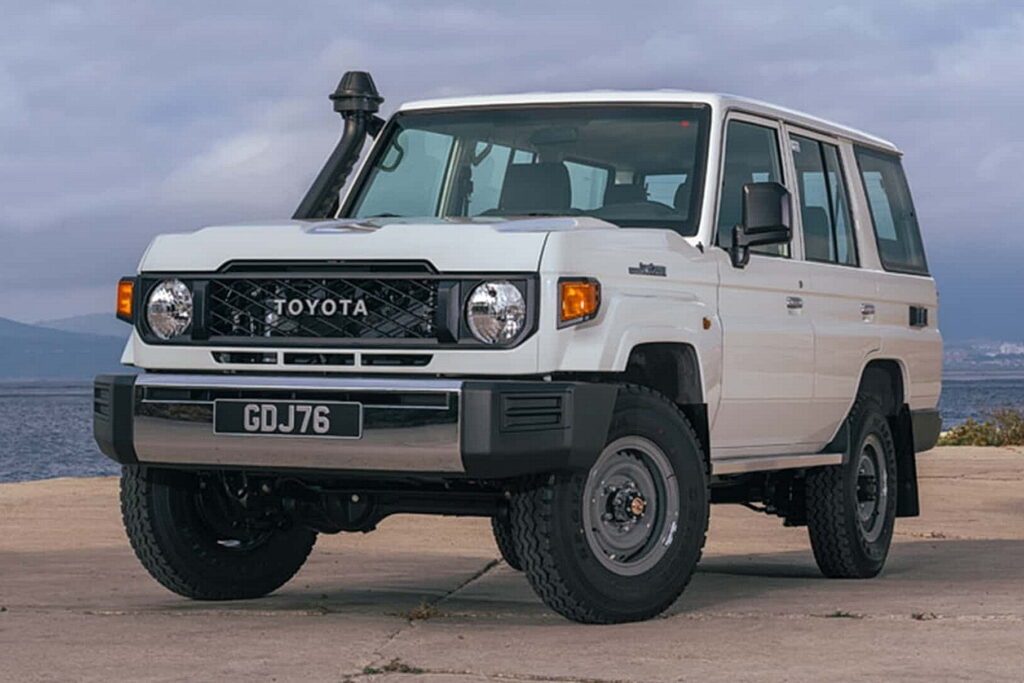 Toyota оновила 10-місний Land Cruiser, який не можна купити