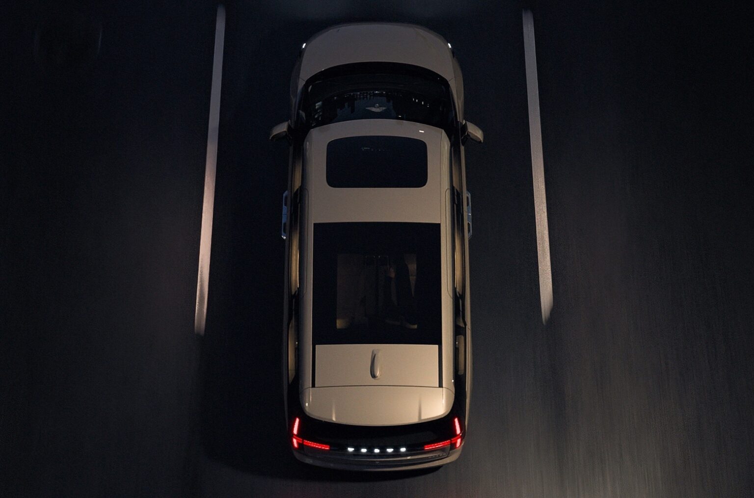 Компанія Volvo розповіла про оснащення свого першого мінівена