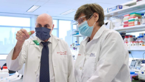 Нобелівську премію - 2023 з медицини присудили за розробку мРНК-вакцин проти коронавірусу