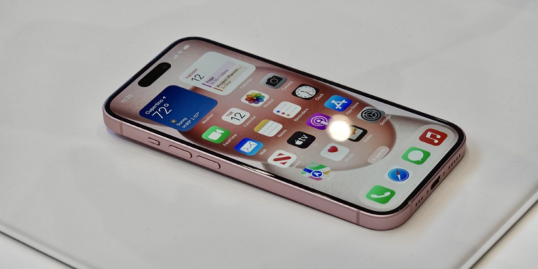 Користувачі iPhone 15 виявили ще одну проблему - деренчання динаміків