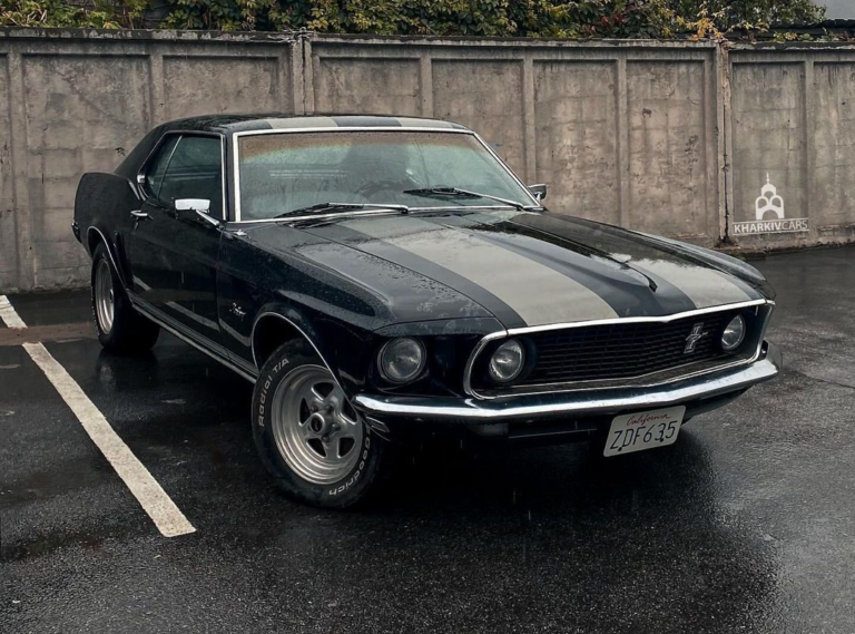 В Україні засвітився культовий Ford Mustang 1960-х (Фото)