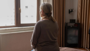 У тих, хто живе на самоті, виявився вищим ризик смерті від раку