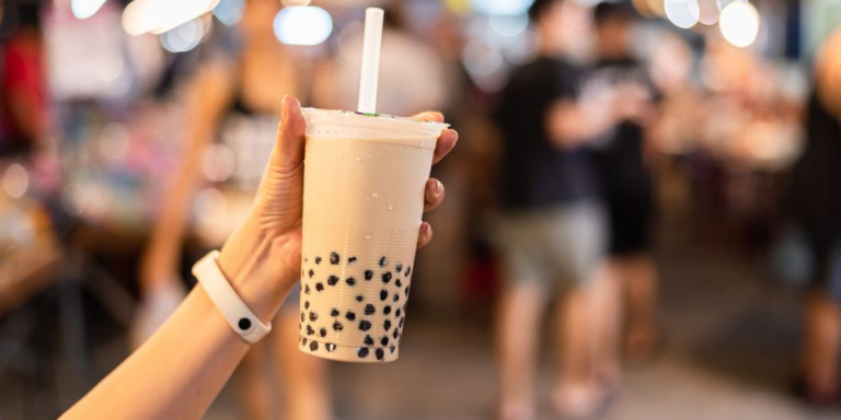 Дослідження: чай із молоком може викликати залежність