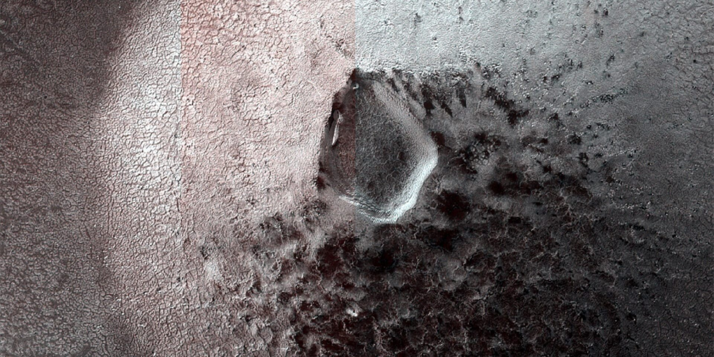 Орбітальний апарат NASA знайшов на Марсі скупчення моторошних "павуків"