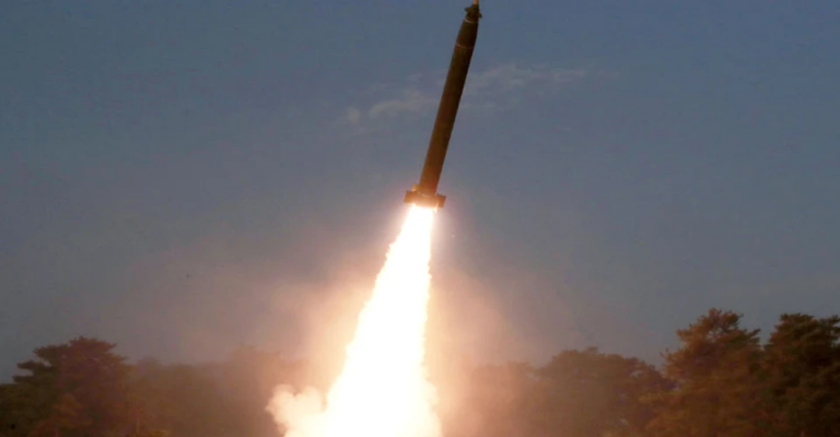 Північна Корея запустила шпигунський супутник у космос: ряд країн назвало це порушенням резолюцій ООН