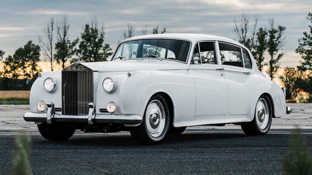 Класичний Rolls-Royce Silver Cloud II перетворили на американський Paramount
