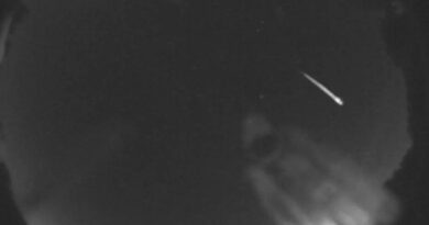Моторошні знімки: поки NASA спостерігала за метеоритами за ними наглядали чиїсь пильні очі