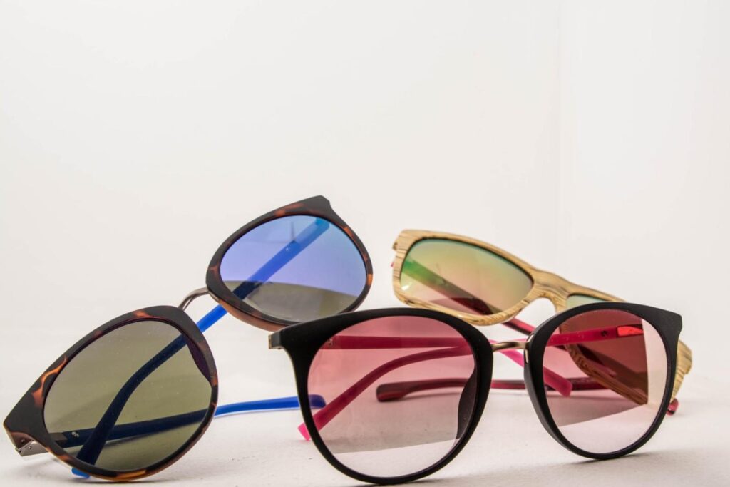 Захист від сонця: як вибрати ідеальні сонцезахисні окуляри.