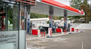 Автомобілістам розповіли про хитрощі, які допоможуть заощадити паливо взимку