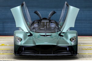 Фернандо Алонсо придбав рідкісний гіперкар, як у Макса Ферстаппена