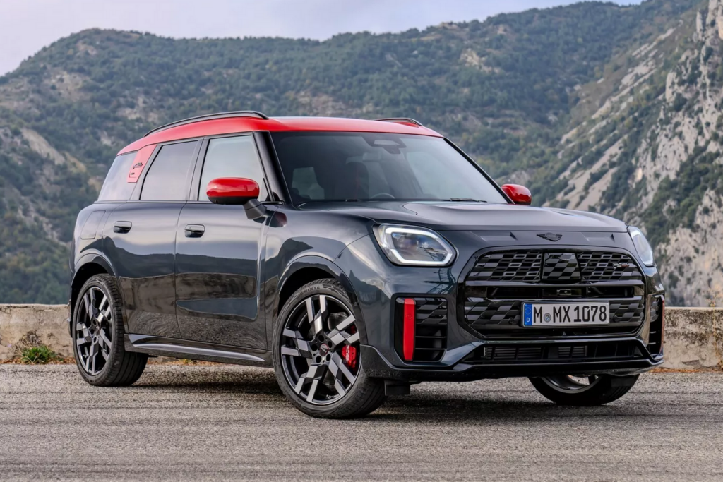 MINI показала новий "заряджений" кросовер Countryman JCW