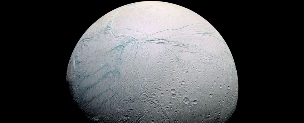 Океанський супутник Сатурна Енцелад має всі основні блоки для життя, показують дослідження