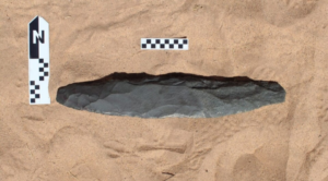 Археологи виявили величезне ручне рубило віком приблизно 200 тисяч років