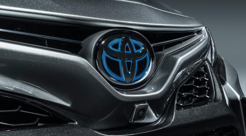 Toyota розкрила перші подробиці про нову Camry