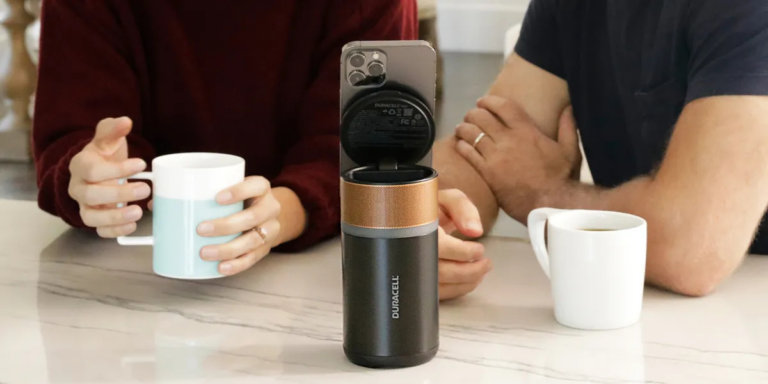 Duracell представила дві величезні батарейки