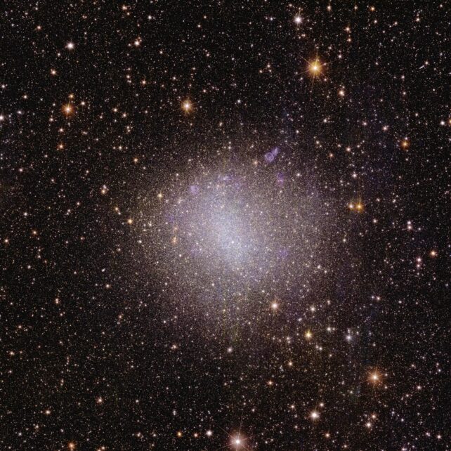 Неправильна галактика NGC 6822