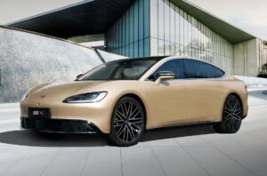 Електричний седан Yuanhang Y6 складе конкуренцію Mercedes-Benz S-Class