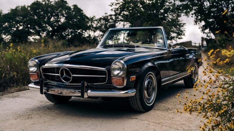 Класичний Mercedes-Benz 280SL перетворили на розкішний електромобіль
