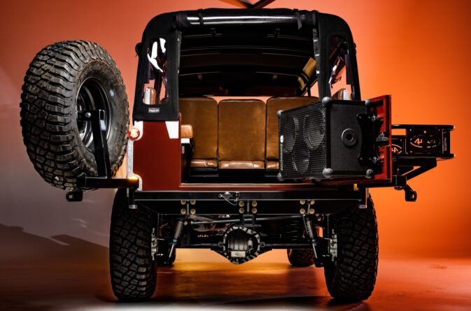 Американці побудували позашляховик із дизайном Defender і рамою від Jeep Wrangler